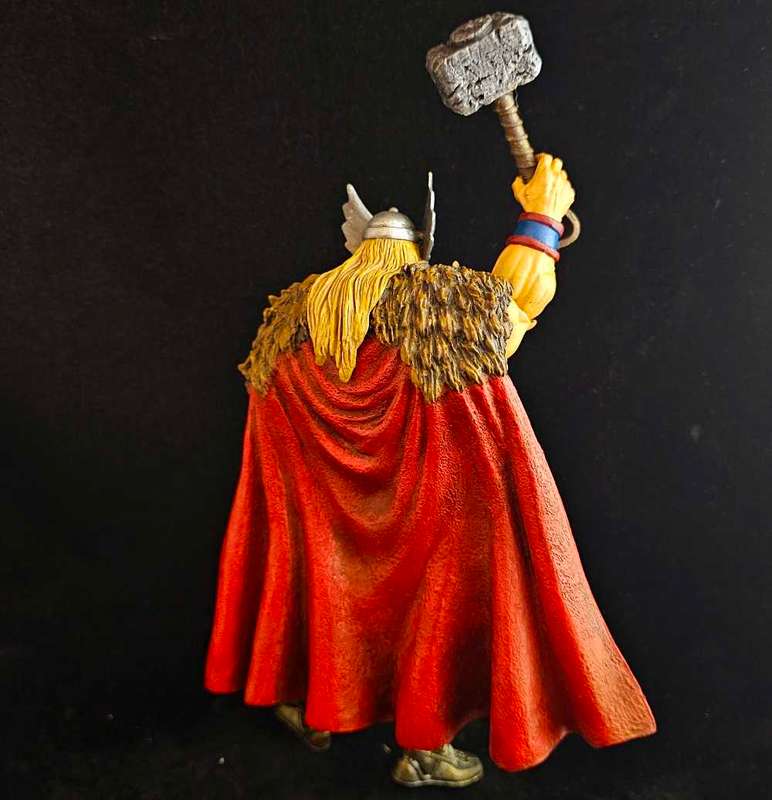 Hasbro Marvel Legends Rune King Thor