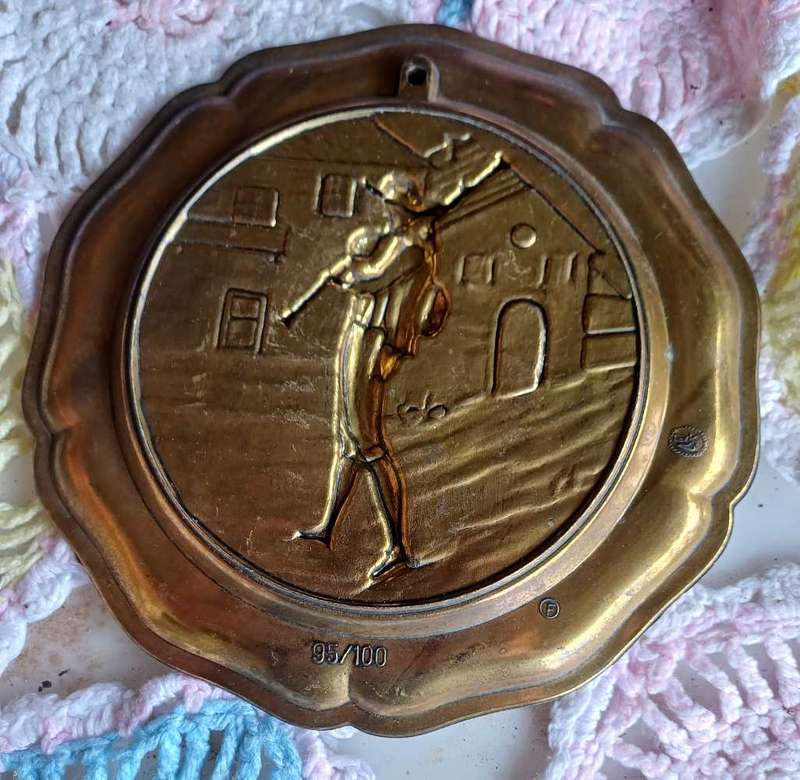 Vintage wall plate * rare find*