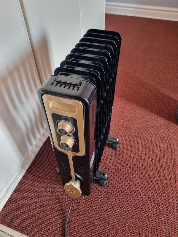 Goldair - Black Radiator Heater - 9 Fin