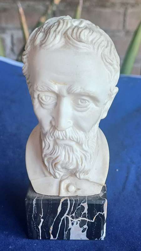 Vintage bust marked Casea