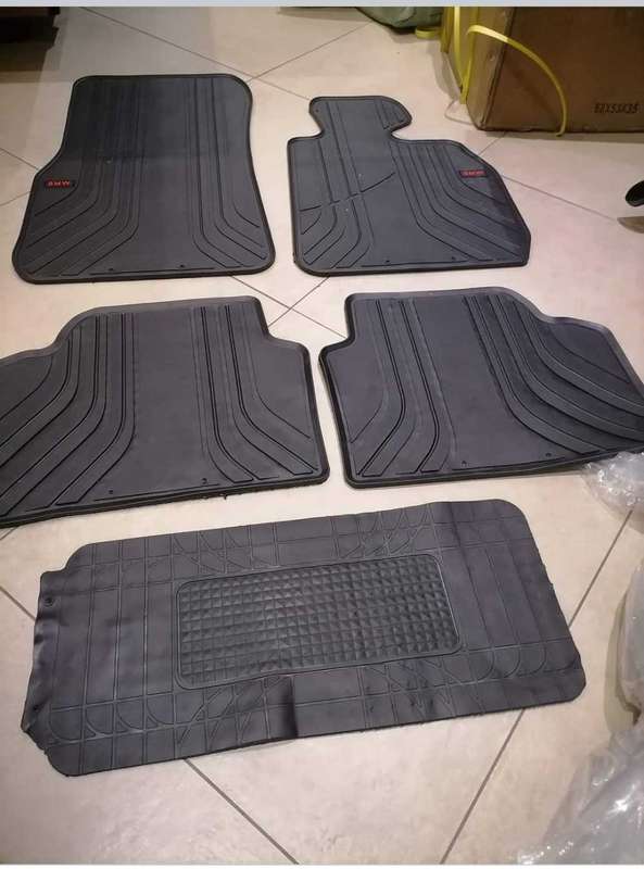 F22 BMW Rubber Mats