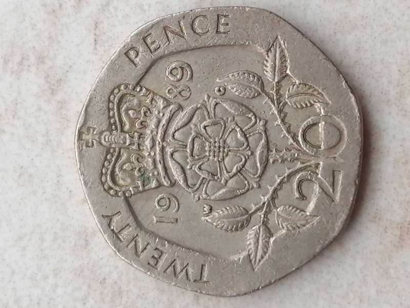 Queen Elizabeth II coin 1989 20 PENCE (error)