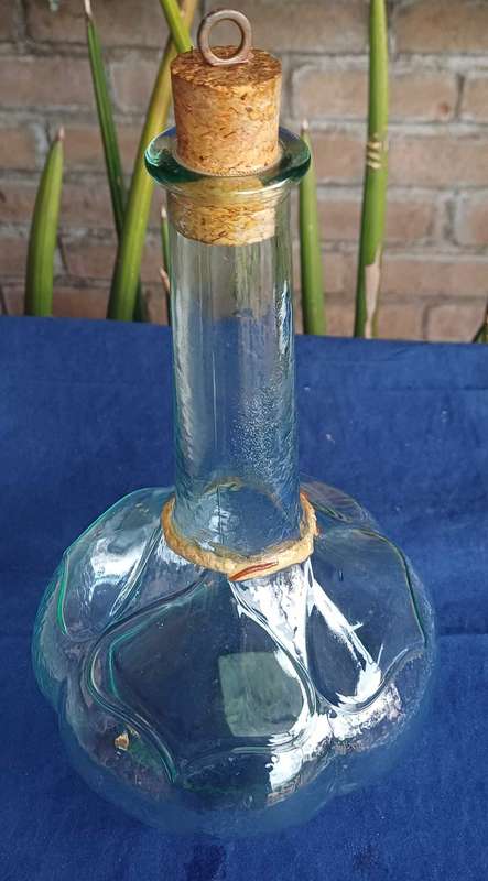 Glass bottle