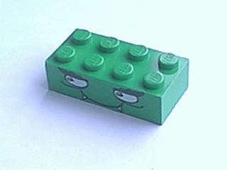 Lego (U) ~ Brick 2 x 4 with Smiling Face with Fangs Pattern ~ [Green]