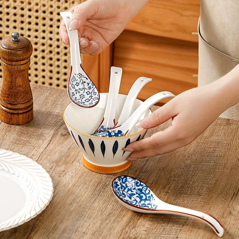 4pcs Ceramic Soup Spoon Japanese Home Use Creative Cute Ramen Noodle Spoon Soup Serving Spoon D