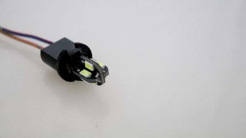 10pcs White T10 5730 LED Car Neon Lights High Brightness Fast Heat Dissipation No