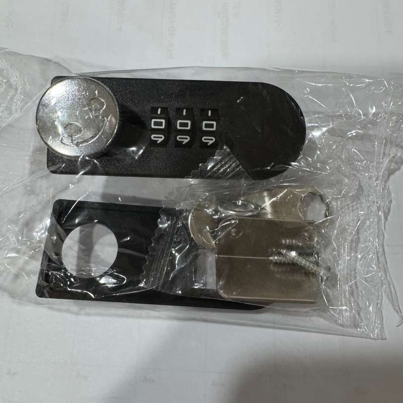 Lock Color Black