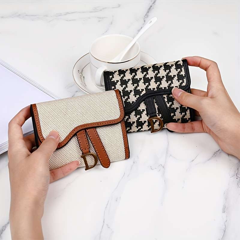 1pc Elegant Check Pattern D Letter Design Card HolderStylish Short Wallet for Women and Girls M