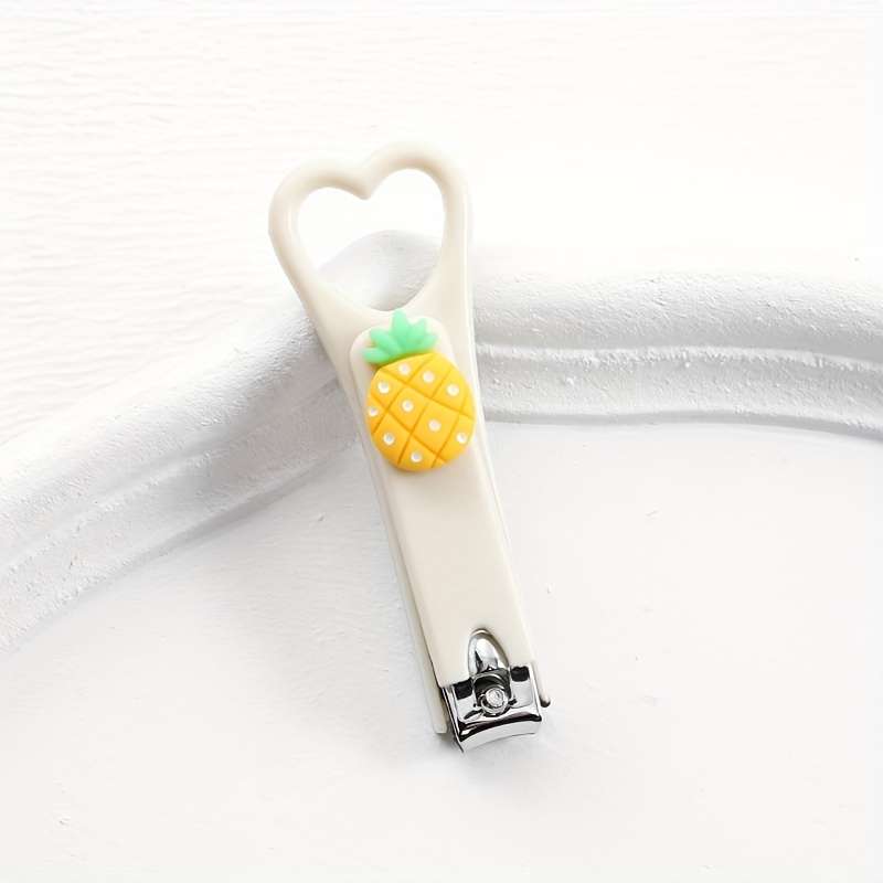 1pc Cute Avocado Heart Nail Clippers Mini Portable Design with Splash-Proof Feature Green