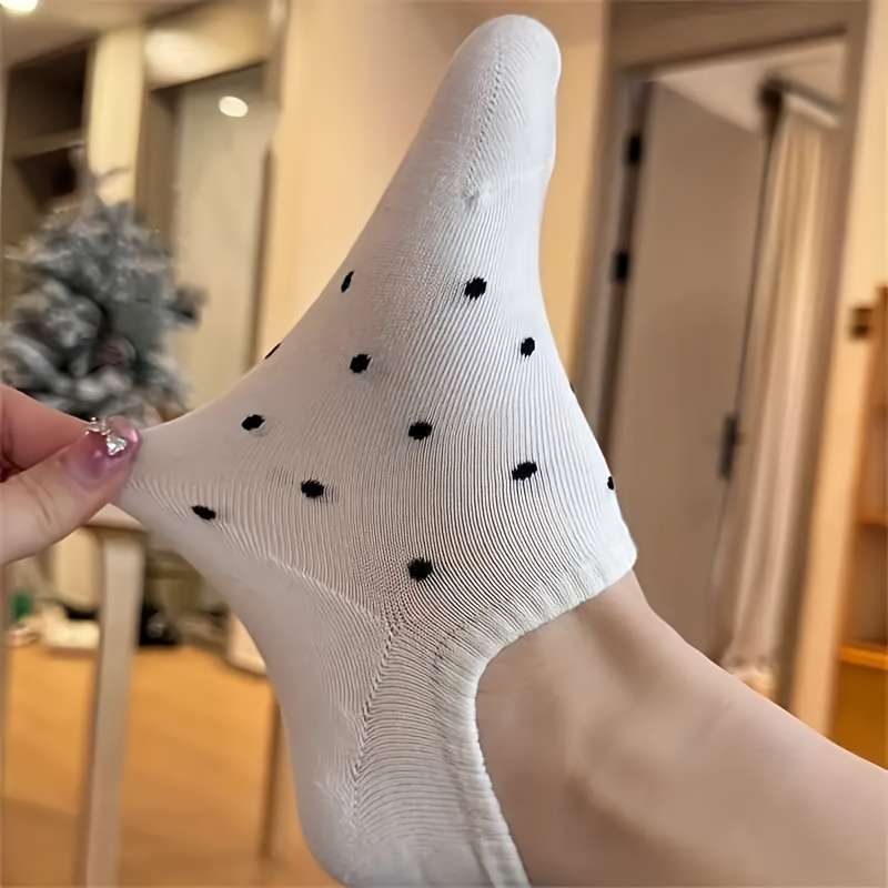 4 Pairs Of Mixed Colors One Size High Elastic Socks