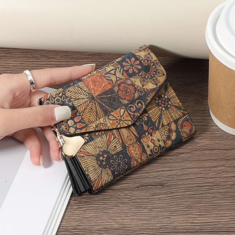1pc Chic Heart-Shaped Metal Tassel Accent Womens WalletCompact Retro Floral Print Purse with