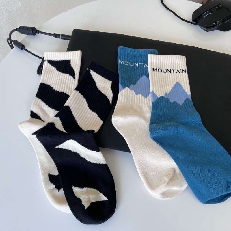 3 Pairs Random Colors One Size High Elastic Socks