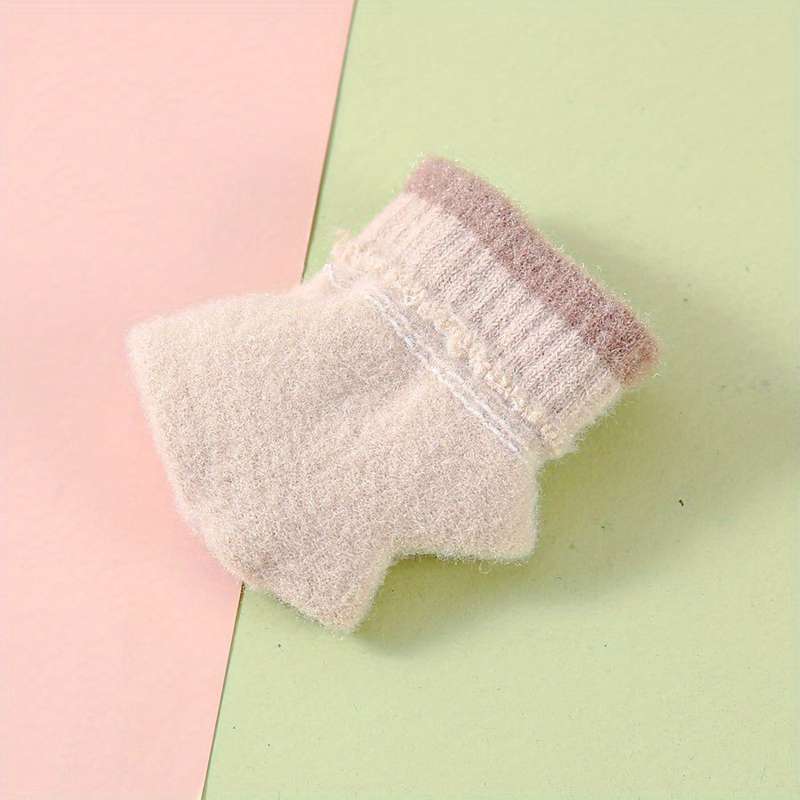 Winter Gloves Color Grey Size 1 To 4Y