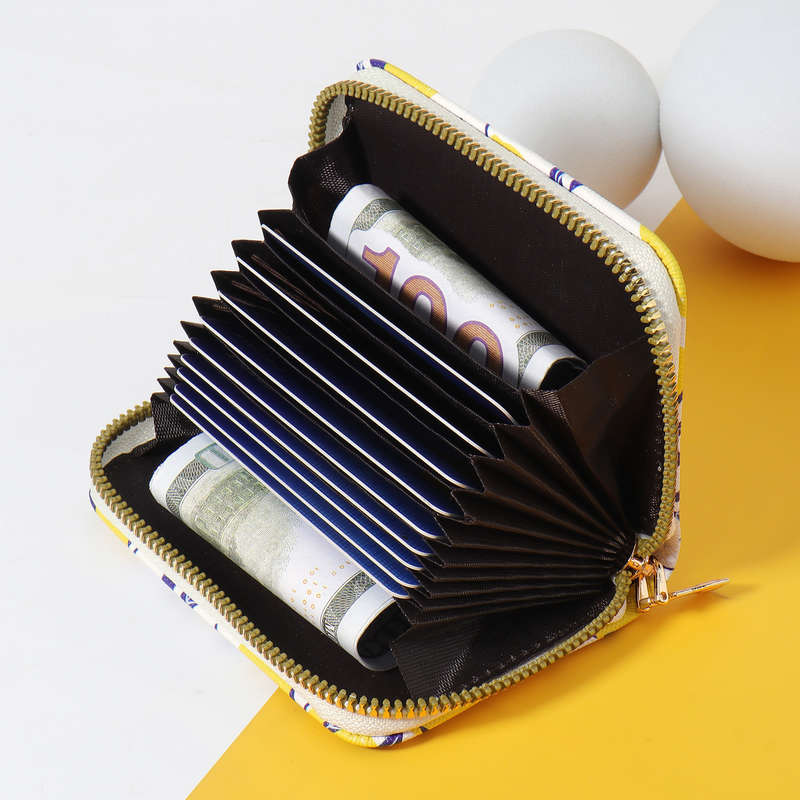 1pc Stylish And Durable Credit Card Holder Convenient to Carry Features Multiple Compartments for