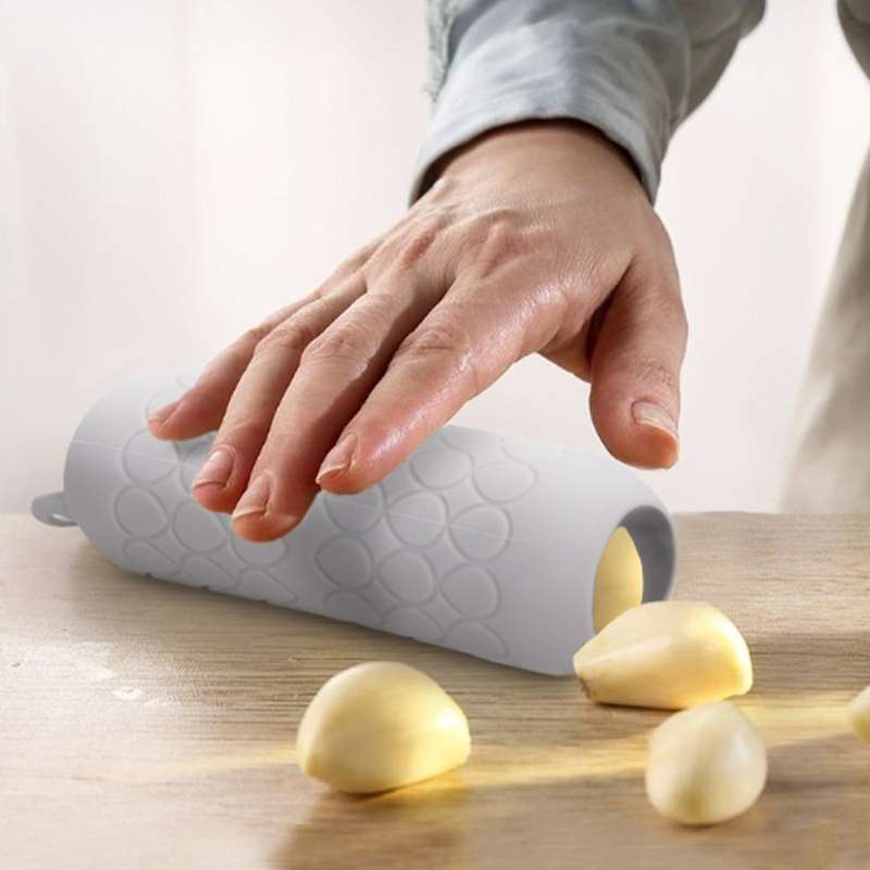 1pc Silicone Garlic Peeler Manual Garlic Press Easy-to-Store with Hook Durable and Easy-t
