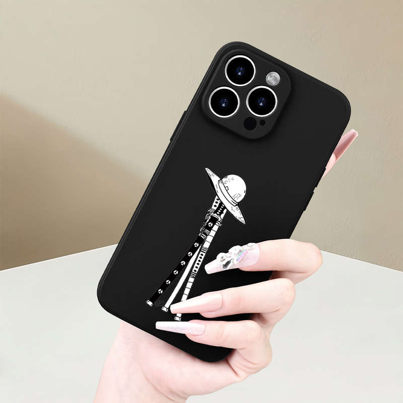 1Pc Black For iPhone 12 Weapons And Straw Hat Phone Case