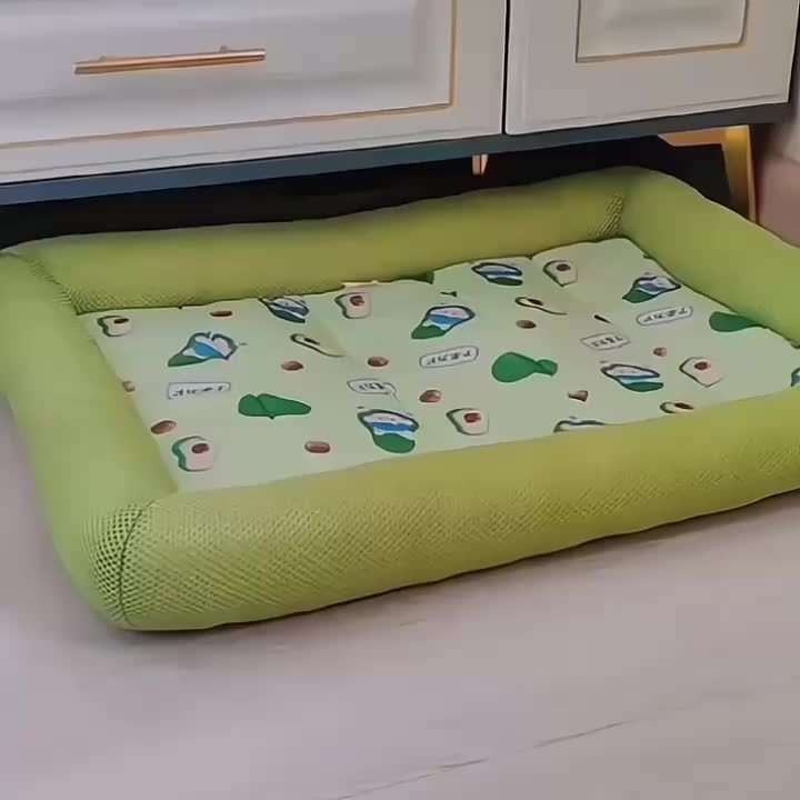 1piece Fresh Green Cooling Pad Size M