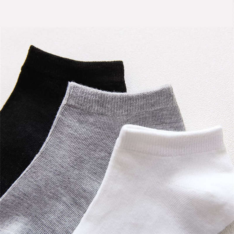 3 Pairs Of Random Colors Sock Solid Color