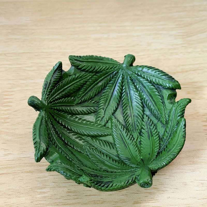 1pc Green Leaf Ashtray Resin Material Key Bowl Desk Storage Box Home Decoration Retro Styl