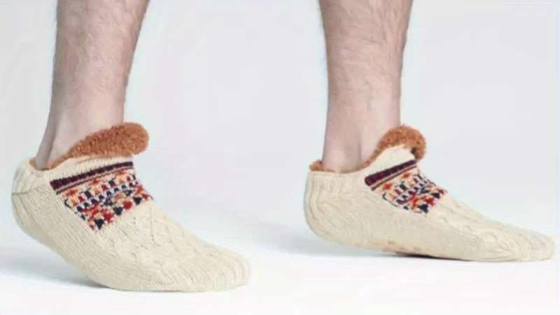 1 Pair Beige Size M Socks