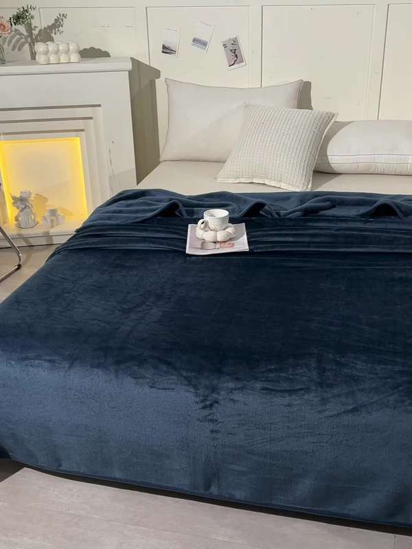 1ps Blanket Color Light Grey size 70x100