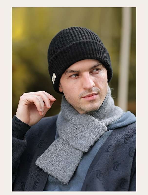 Hat Black  A  , Two Clothes  Pull Down To Become A Mask