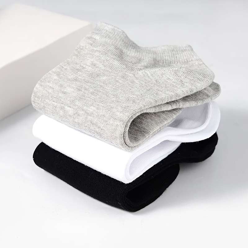 3 Pairs Of Random Colors Sock Solid Color