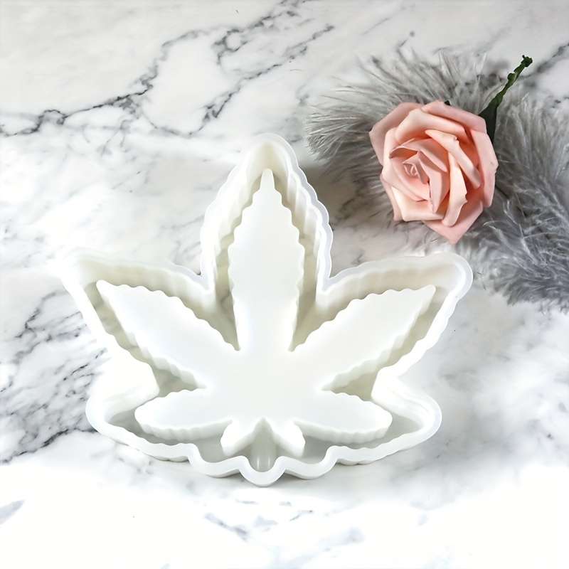 1pc DIY Crystal Drop Glue Mold Maple Leaf Ashtray Mirror Table Ashtray Storage Box Silica Gel M
