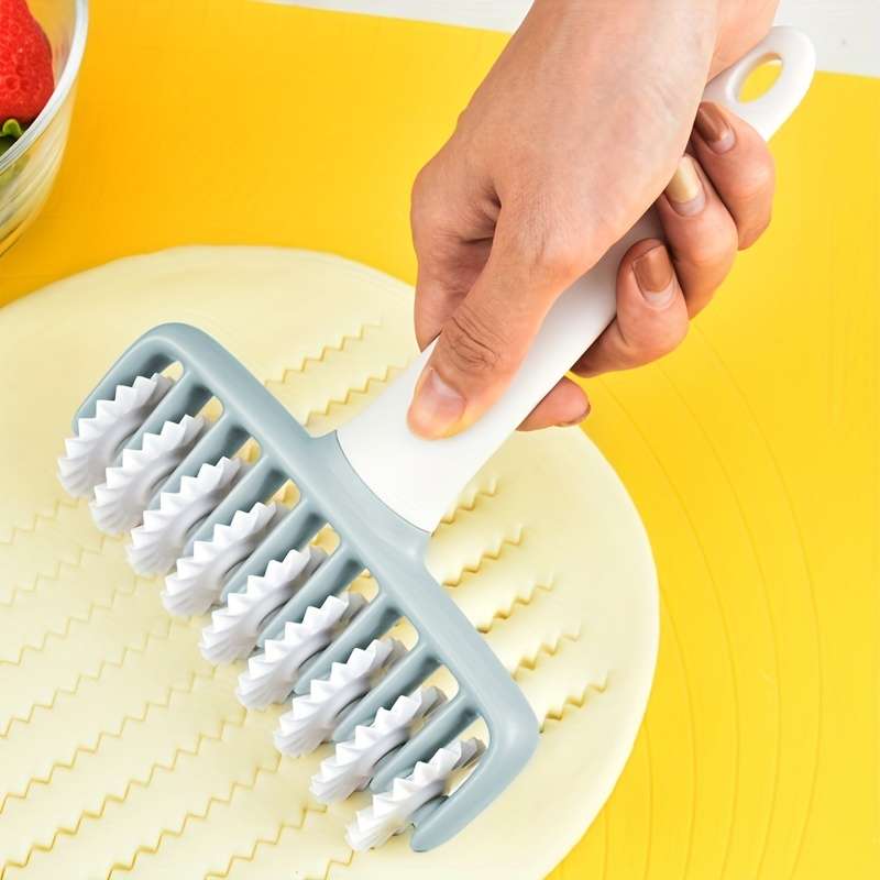 1pc WIEZ Plastic Noodle Maker Kitchen Gadget for Homemade Pasta Spaghetti and More Essent