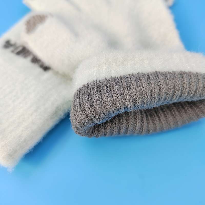 1 Pair Grey Warm Gloves