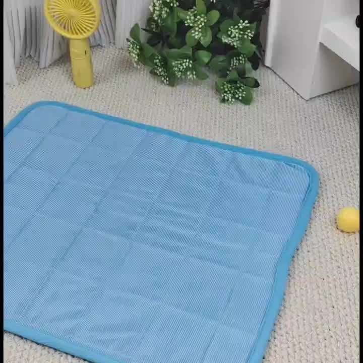 1piece Blue Cooling Pad 65.0X50.01cm