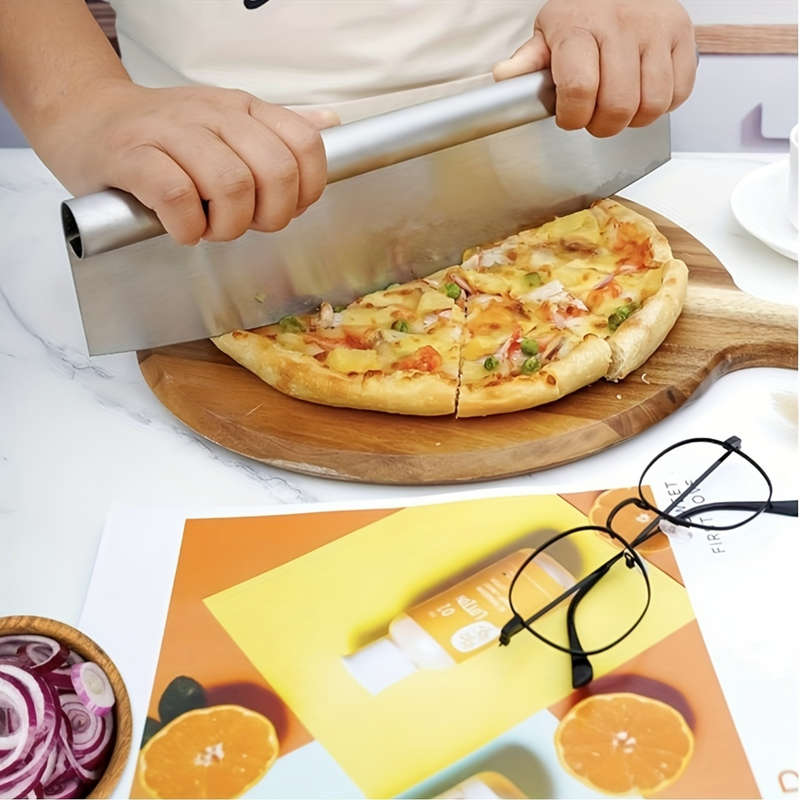 1pc Ergonomic Design Stainless Steel Pizza Cutter with Black Handle Perfect for Cutting Pizzas a