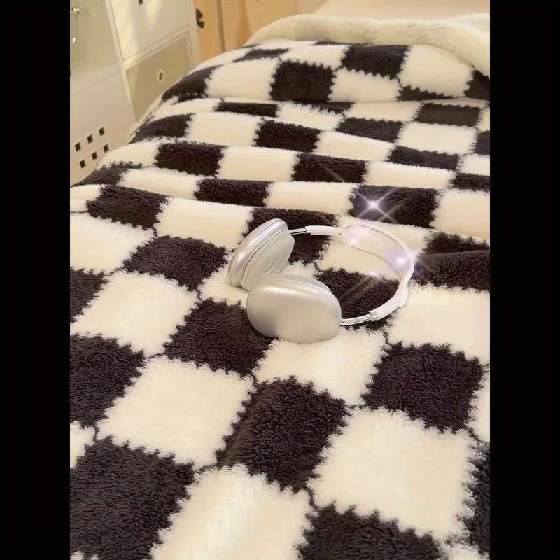 1ps Blanket Color Coffee White Plaid size 71X79inch 180X200CM