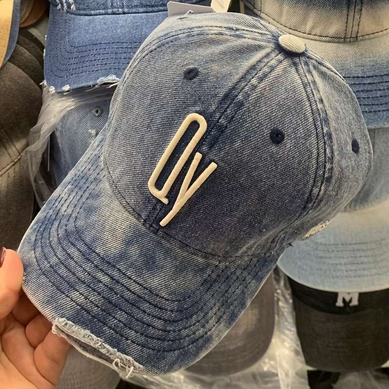 1pc New Fashionable Spring and Autumn Street Style Torn Baseball Cap with Letters for Men and Women