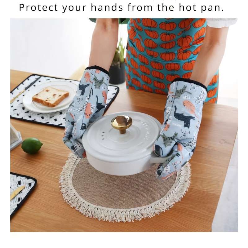 2pcs Cute Cat Pattern Oven Mitts Thick Heat-Resistant Polyester Gloves with Hanging Loop Pe