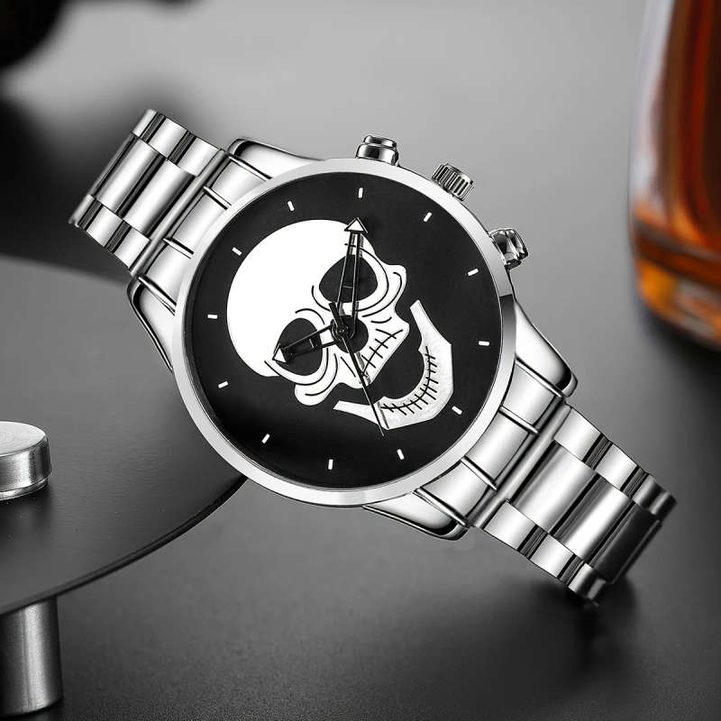 4 Piece Set Men's Watch Fashion Personality Skull Round Disc Quartz Watch
