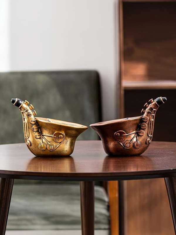 1pc Resin Saxophone Ashtray Vintage Creative Sax Design Ornament Trendy Home Living Room Deco