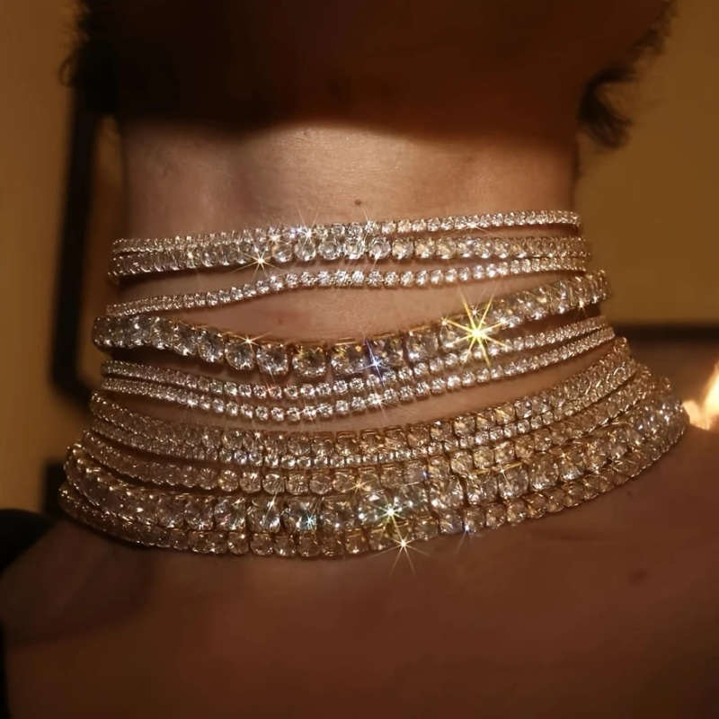 Light Luxury Rhinestone Decorated Necklace