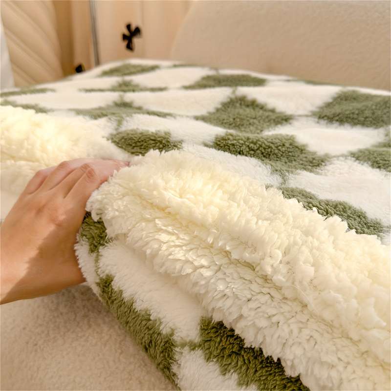1ps Blanket Color Coffee White Plaid size 71X79inch 180X200CM