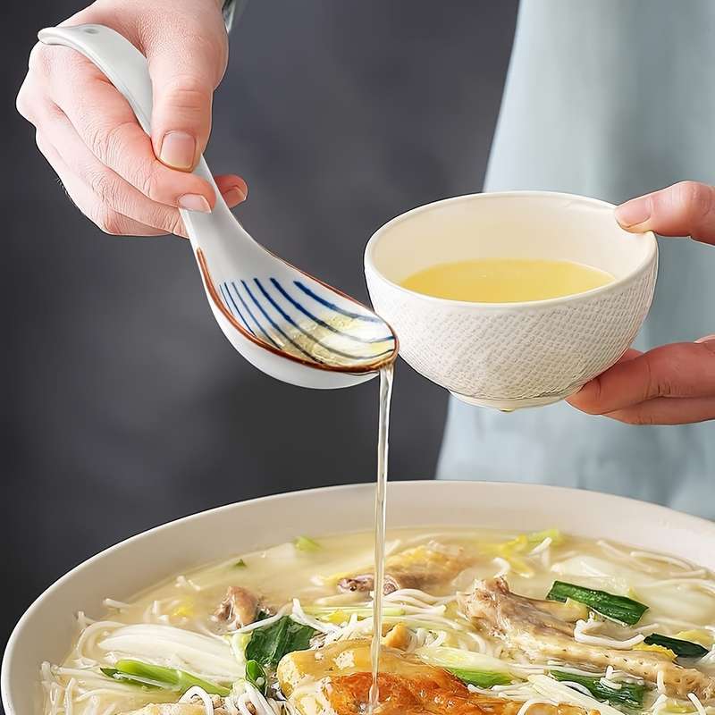 4pcs Blue White Ceramic Asian Soup Spoons 16.0cm Round with Elegant Floral Butterfly Desig