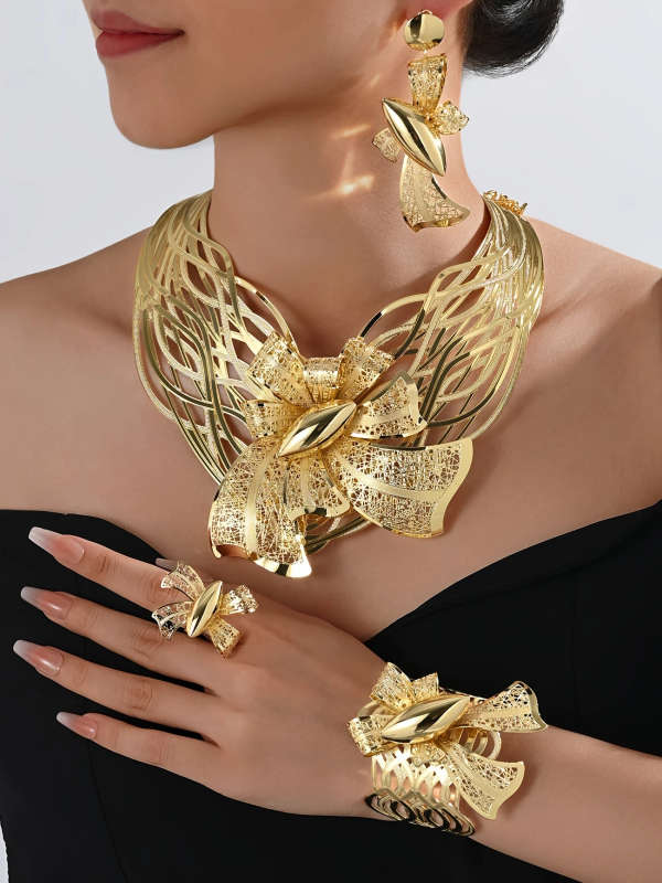 4-Piece Set Of High-Quality Brass Material 18K Gold-Plated Exaggerated Large Flower Necklace Set