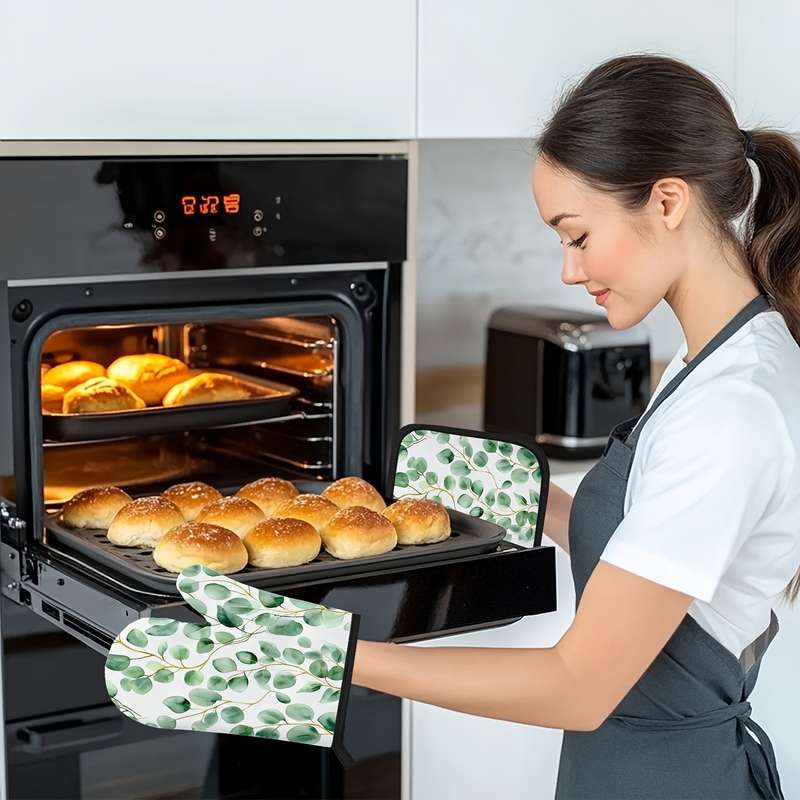 2pcs Green Eucalyptus Watercolor Leaves Pattern Oven Mitts and Pot Holders Sets