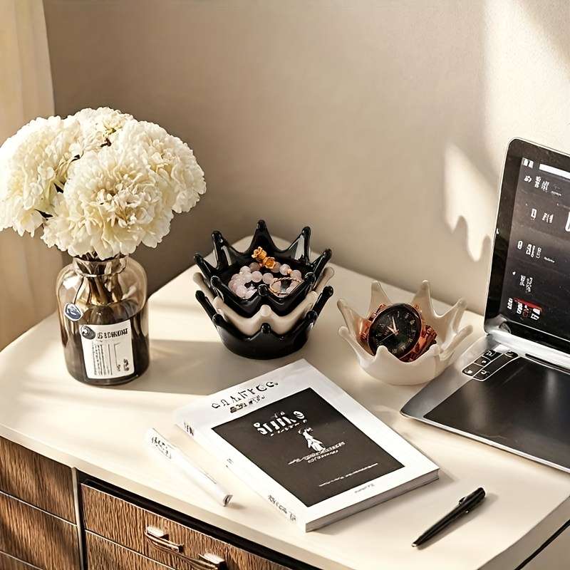 1pc Crown Creative Desktop Ashtray Jewelry Organizer Aesthetically Pleasing Plate for Photo Displ