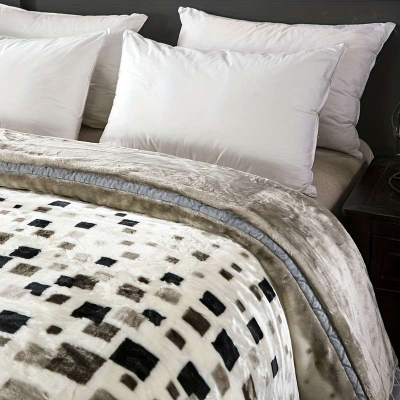 1ps Blanket Color Black And White Style size 200x230cm 78.74x90.55inch