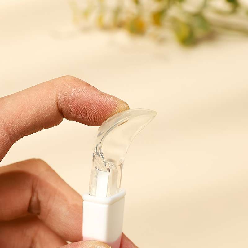 1pc Cute Giraffe-Shaped Silicone Baby Feeding Spoon Soft Food-Grade Silicone Spoon for Infants