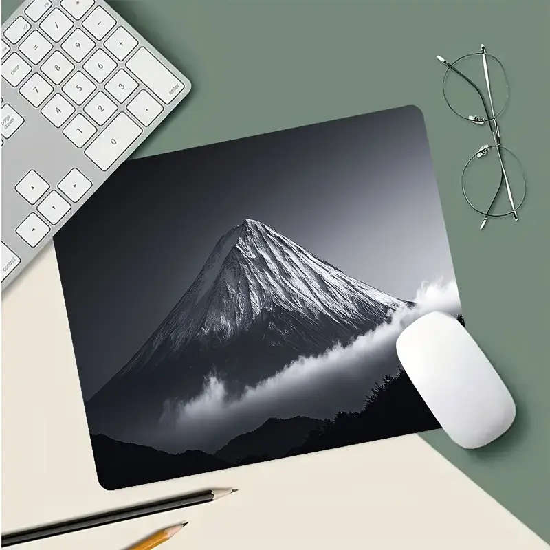 1pc 21x26cm Vibrant Black and White Mount Fuji Gaming Mouse Pad Non-Slip Rubber Base