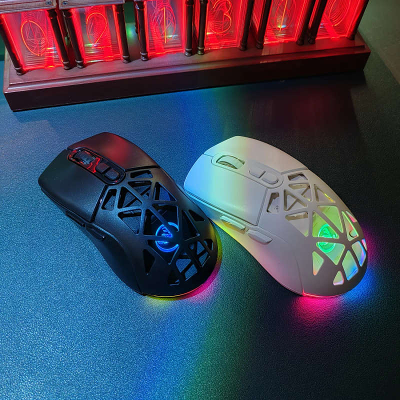 Dual-Mode Wireless Gaming Mouse