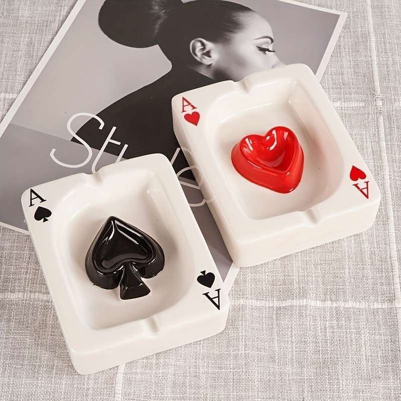 1pc Creative Poker Ceramic Ashtray Simple and Fashionable Ashtray Portable Home Office Desk Ashtr