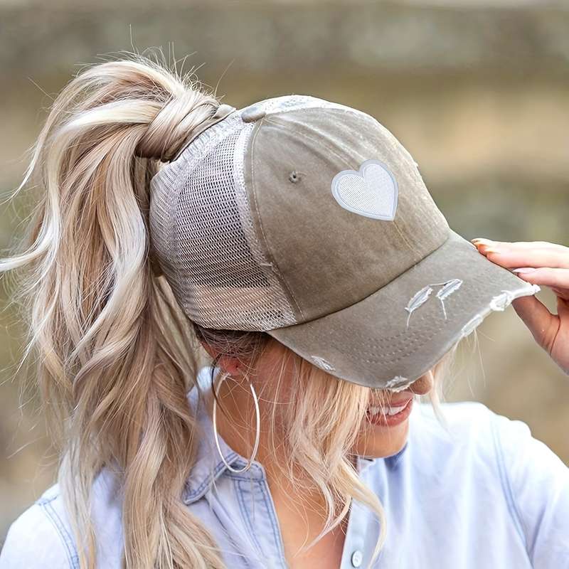 1pc Adjustable Women's Baseball Cap with Ponytail Hole Distressed Black Mesh Trucker Hat with Hear