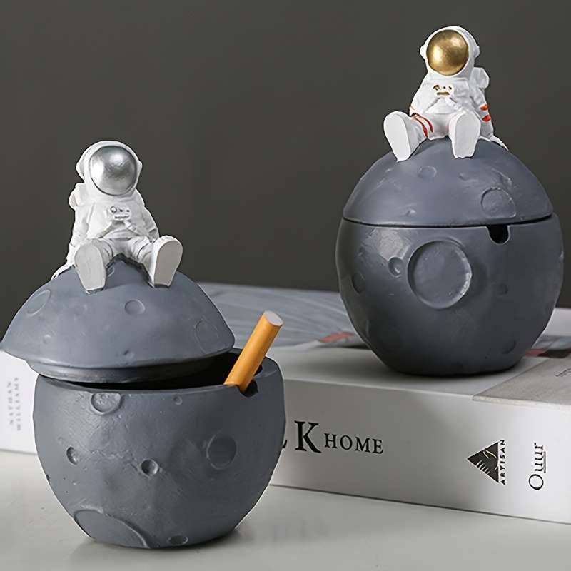 1pc Astronaut Decoration Ornament With Lid Featuring A Space-themed Resin Craft Suitable For Home